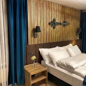 Nani 2*, Zurich Switzerland